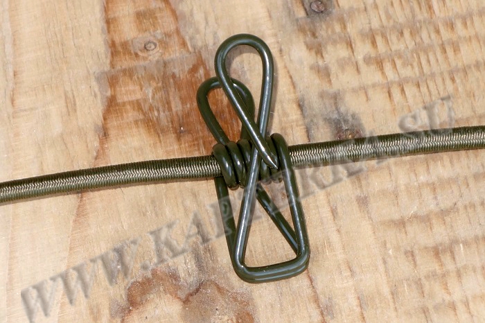 Веревка для сушки походная. Цвет олива. Длина 104 см, веревка резиновая .